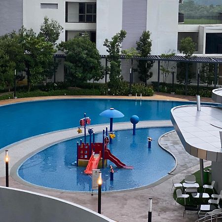 Legoland: Themed Family House at Puteri Harbour Apartment Johor Bahru Exterior photo