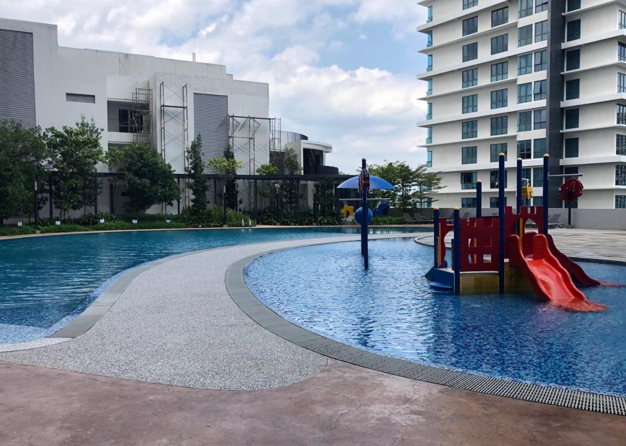 Legoland: Themed Family House at Puteri Harbour Apartment Johor Bahru Exterior photo